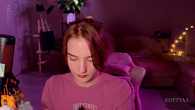 -Kottyaa- Adlı Modelin Canlı XXX Sohbeti