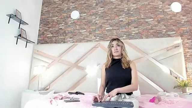 lucy_davies' Live XXX Chat