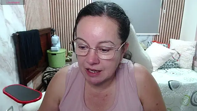 Chat +18 de Sonialorens_ ao vivo
