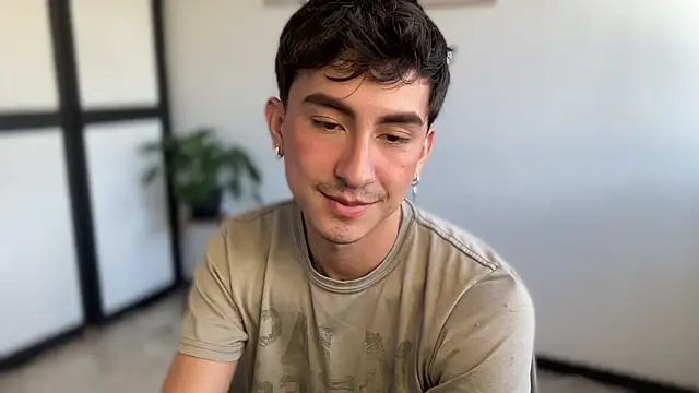 sweettaaron01 网络视讯表演