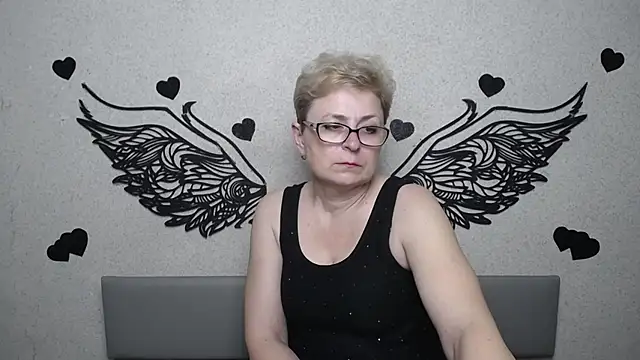 EmiliaGree's Live XXX Chat