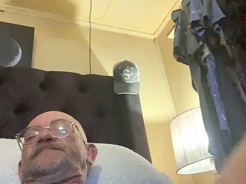 marriedman2112's Webcam Show