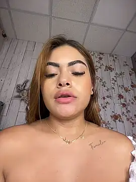 MayaMoanXXX live XXX chat