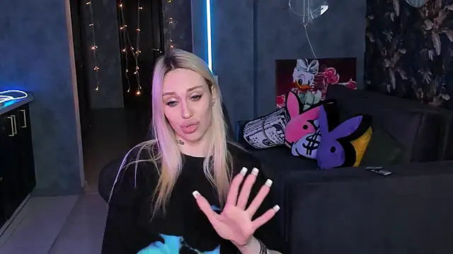 XXX chat uživo modela Blckmirrorr