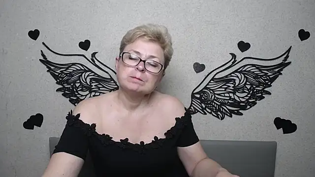 دردشة EmiliaGree الجنسية المباشرة