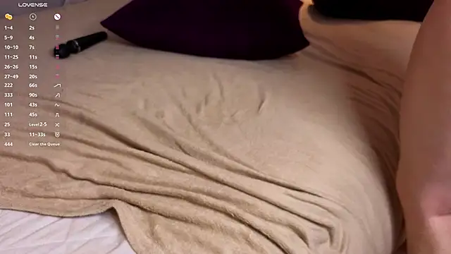 XXX chat uživo modela SharonNightt