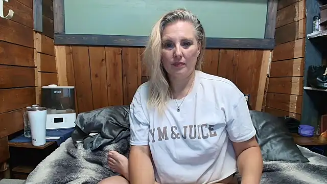 Онлайн чат XXX lisaxlovexxx