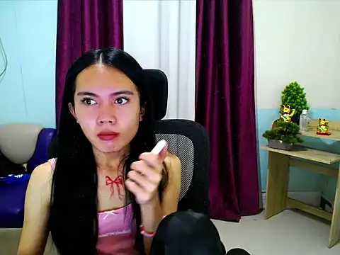 devine_goddess' Webcam Show