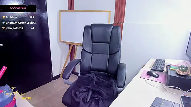 دردشة Jeen_Taylor الجنسية المباشرة
