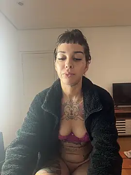 Nikatsu's Live XXX Chat