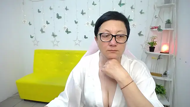 Онлайн чат XXX EmilyL0ve