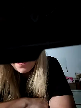 Show de BondageGirl35 na webcam