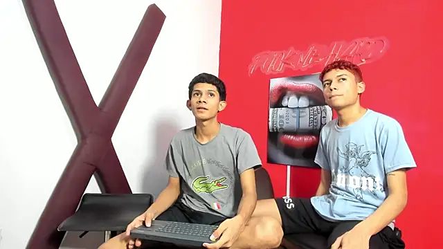 AVENGER_BOYS2026 Pertunjukan Webcam