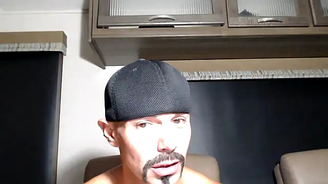 ThickD2C's Live XXX Chat
