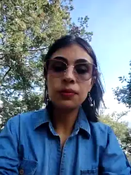 Astrid--'s Live XXX Chat