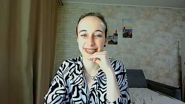 Anika_bloom live XXX chat