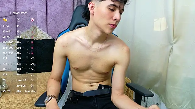 AronTawers 网络视讯表演