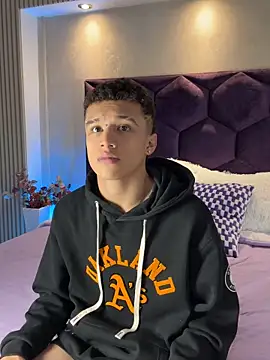 Chat XXX en directo de Dominik_Souza