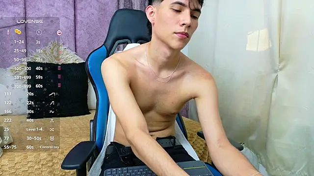 AronTawers 在線直播表演