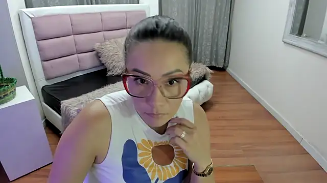 Chat +18 de gaby_trent ao vivo