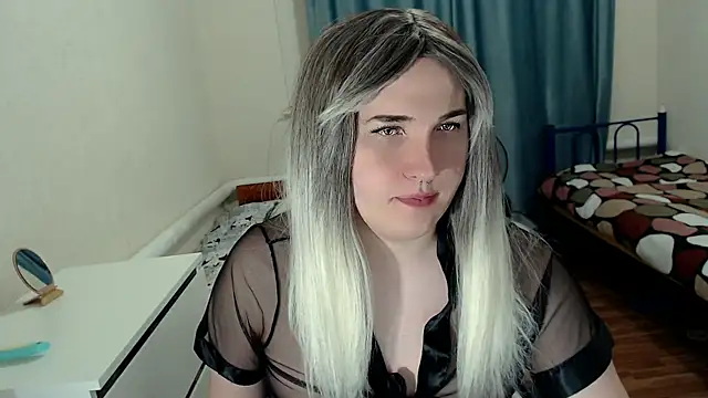 Show modela EvaMiron na web-kameri