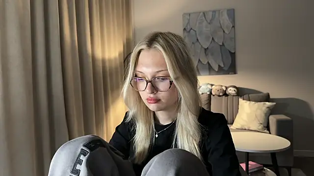 Chat +18 de EvelineMolima ao vivo
