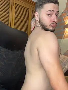 Brandon_01 Chat XXX in diretta