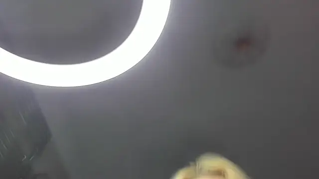 beckyspearss Adlı Modelin Canlı XXX Sohbeti