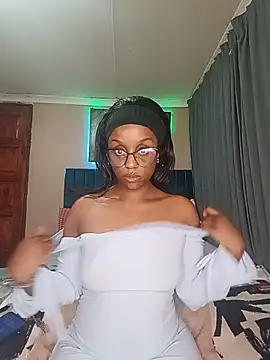 Queen-Chocolate's Live XXX Chat