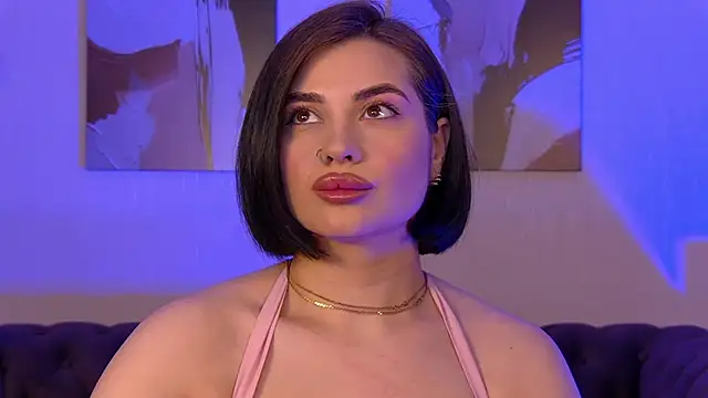 AdrianaToress' Live XXX Chat