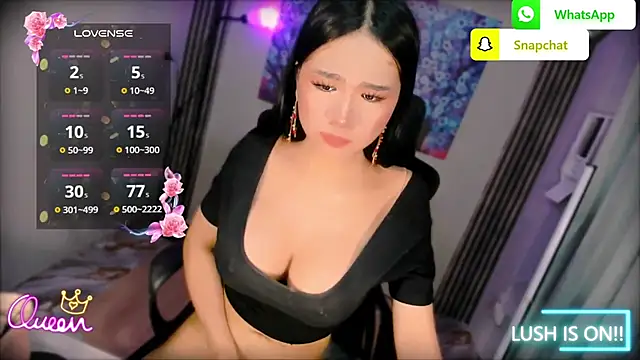 xBigSurpriseLorainex Webcam Show