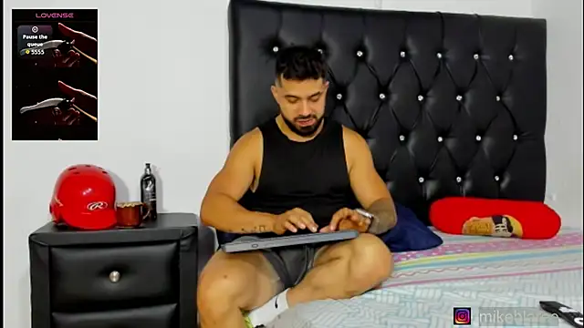 mikeblaree's Live Chat Room