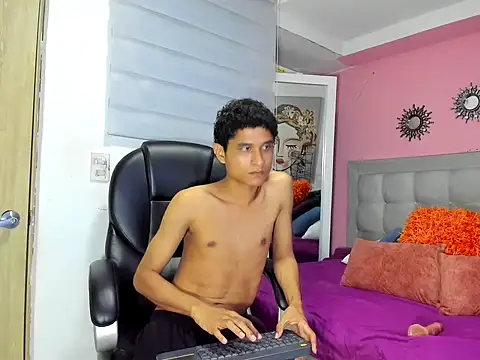 Xavier-Fox Live XXX Chat