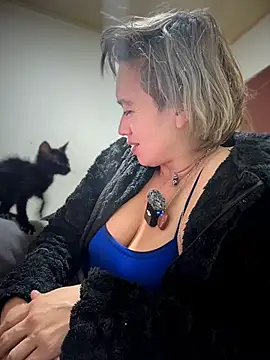 دردشة MARILYNMADELENAKOVANOVA الجنسية المباشرة