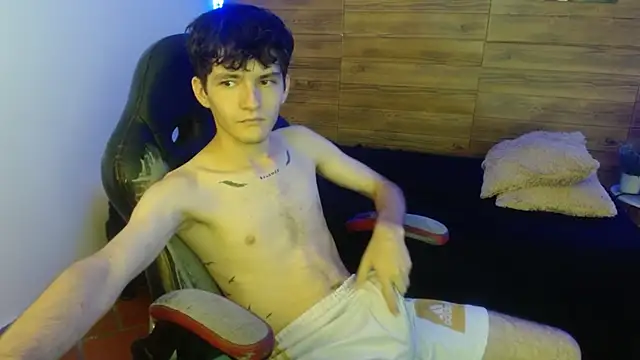 Вебкам-шоу trevor_mob