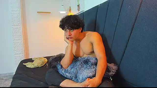 عرض كام latin_beast4