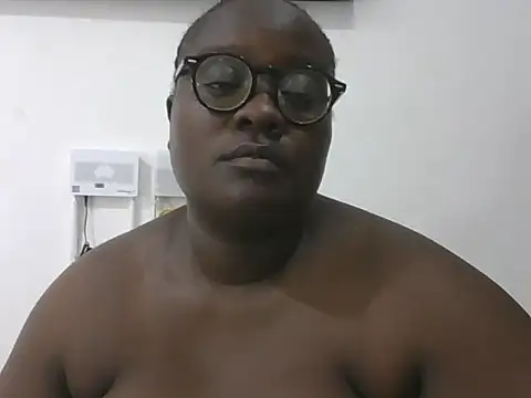 Chat +18 de Sexytummygal ao vivo