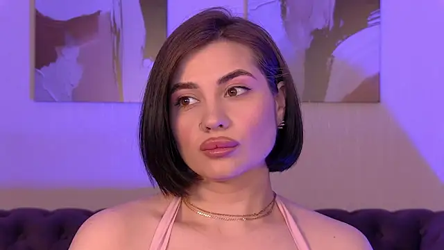 Chat +18 de AdrianaToress ao vivo