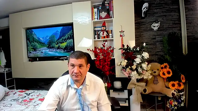 SpartacusDaddy48 live XXX chat