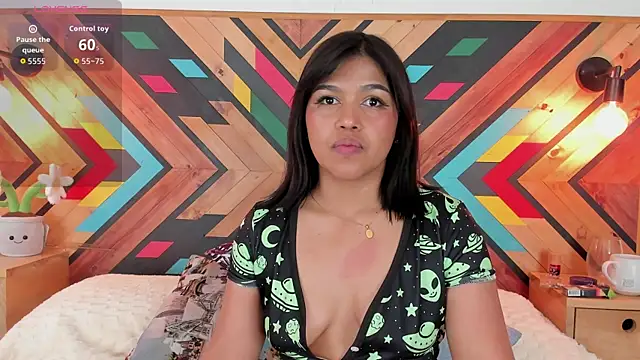 NaiirobiSwan's Live XXX Chat