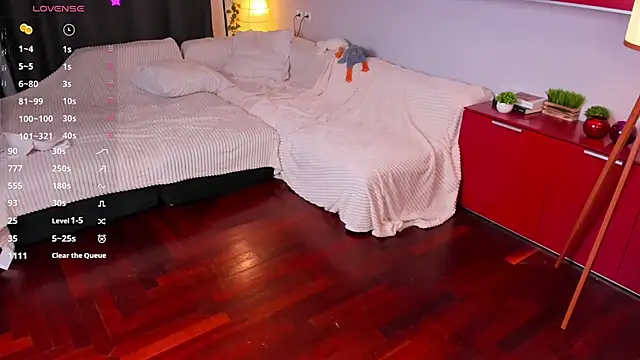 Živý XXX chat OdellaFrake