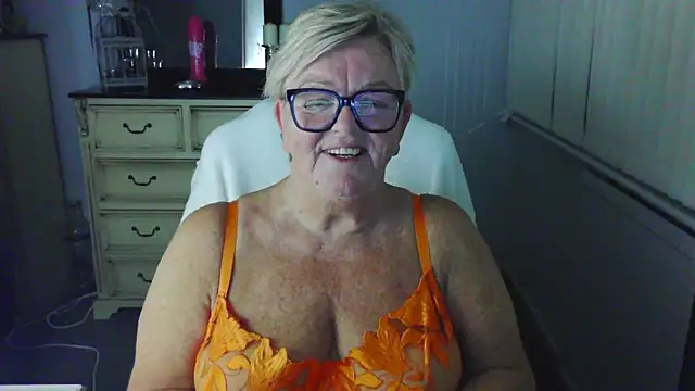 BridgetBlueEyes – live chatrum