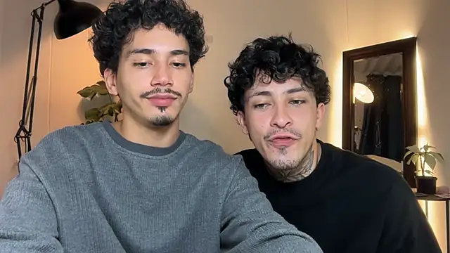 Noah_and_Steven Live XXX-Chat