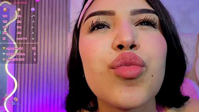 ELA_TAY1's Live XXX Chat