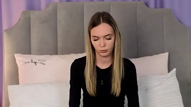 Chat +18 de NikkiRyx ao vivo