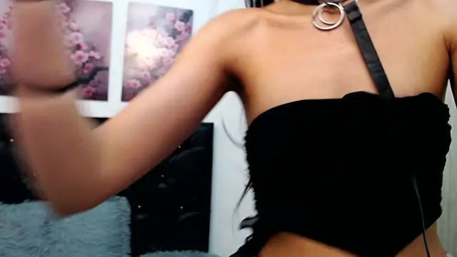 pinky_f00x's Live XXX Chat