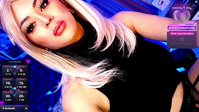 Show modela KYLIE_SHEMALE na web-kameri
