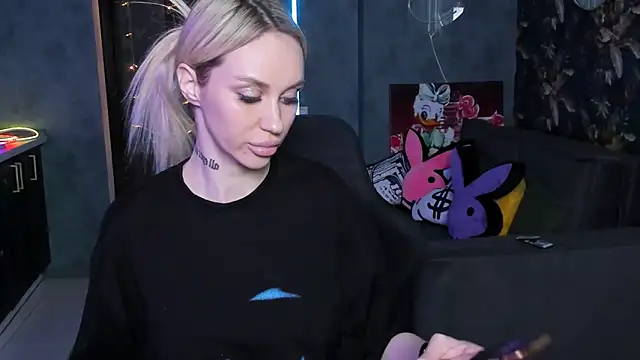 Blckmirrorr Chat XXX in diretta
