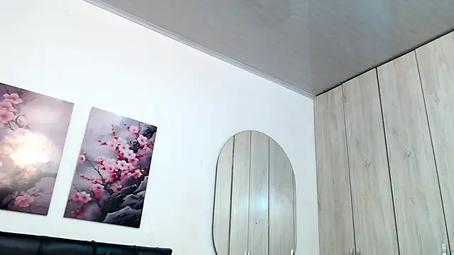 pinky_f00xn Live XXX chat