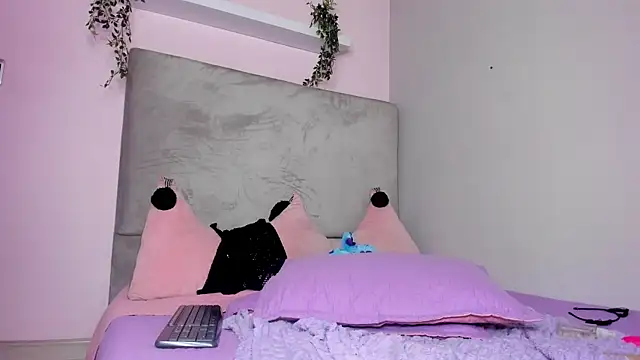 KIMAPRIL Adlı Modelin Canlı XXX Sohbeti